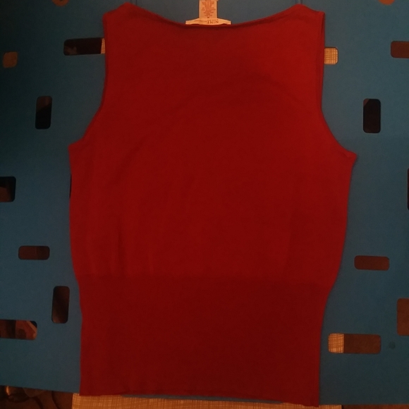 Y479. Nine & Company. Red tank top, medium - Picture 2 of 8